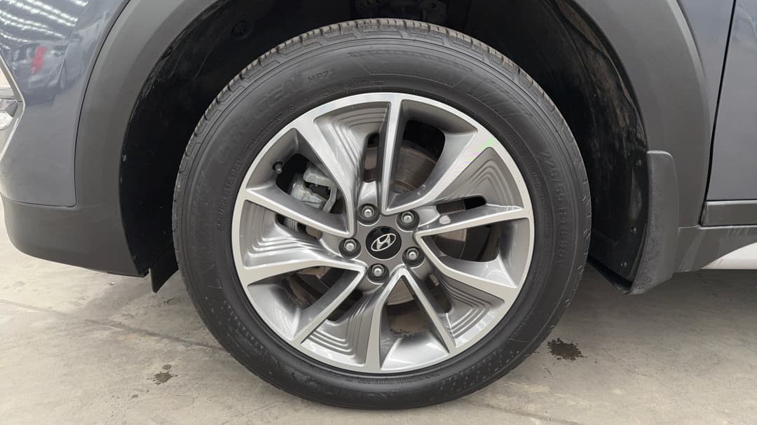 2017 Hyundai Tucson Active X (FWD), Automatic, 111373 km, Left Front Wheel