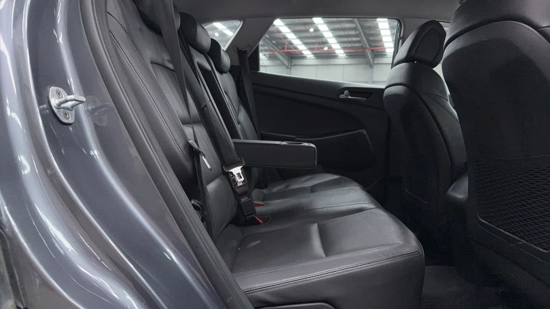 2017 Hyundai Tucson Active X (FWD), Automatic, 111373 km, Right Side Rear Door Cabin View