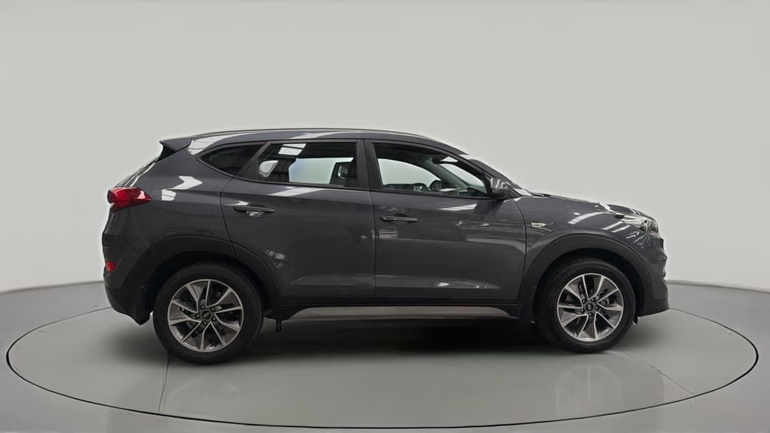 2017 Hyundai Tucson Active X (FWD), Automatic, 111373 km, Right Side View