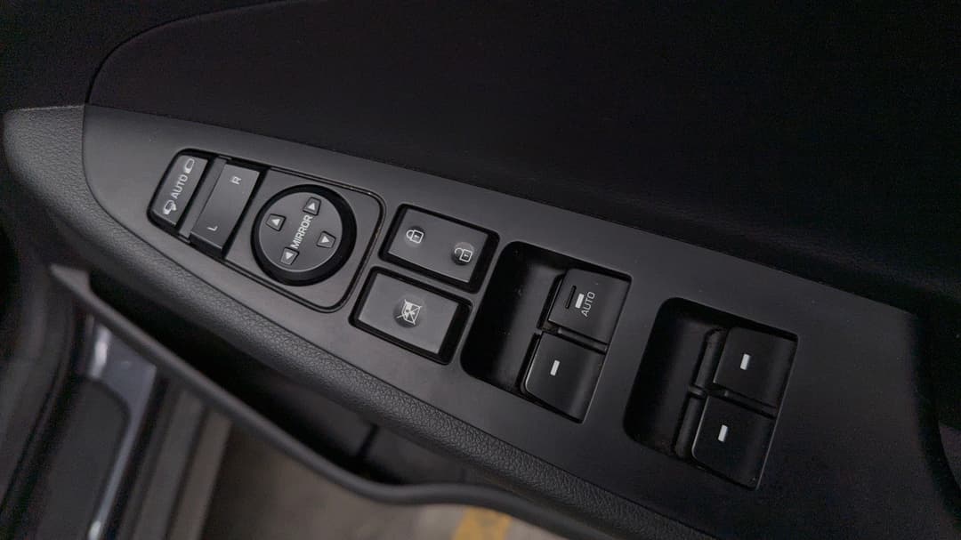 2017 Hyundai Tucson Active X (FWD), Automatic, 111373 km, Drivers Side Door Panel Controls
