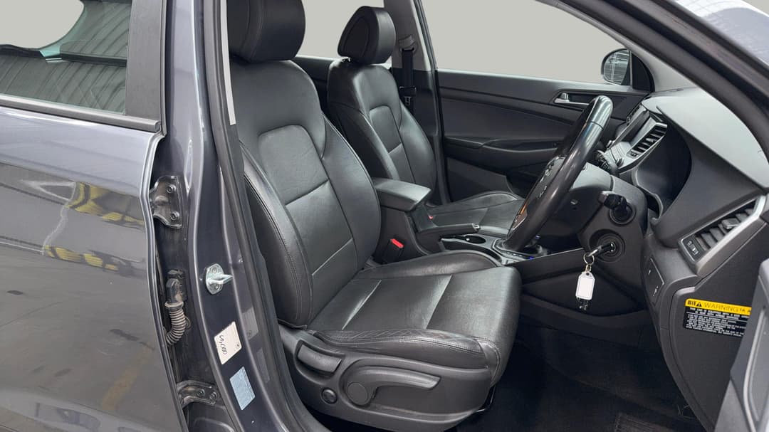 2017 Hyundai Tucson Active X (FWD), Automatic, 111373 km, Right Side Front Door Cabin View