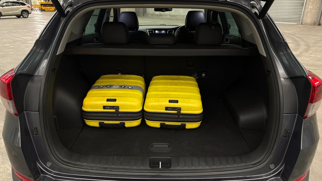2015 Hyundai Tucson Highlander R-series (AWD), Automatic, 129392 km, Boot Inside View with Luggage