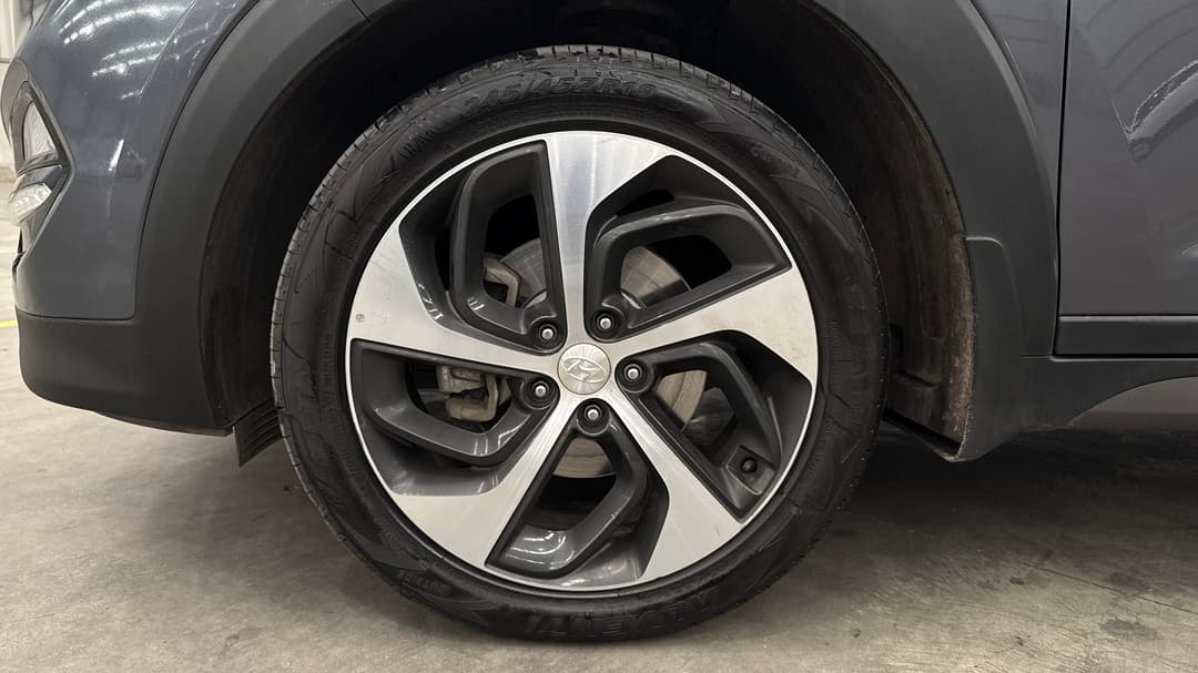 2015 Hyundai Tucson Highlander R-series (AWD), Automatic, 129392 km, Left Front Wheel