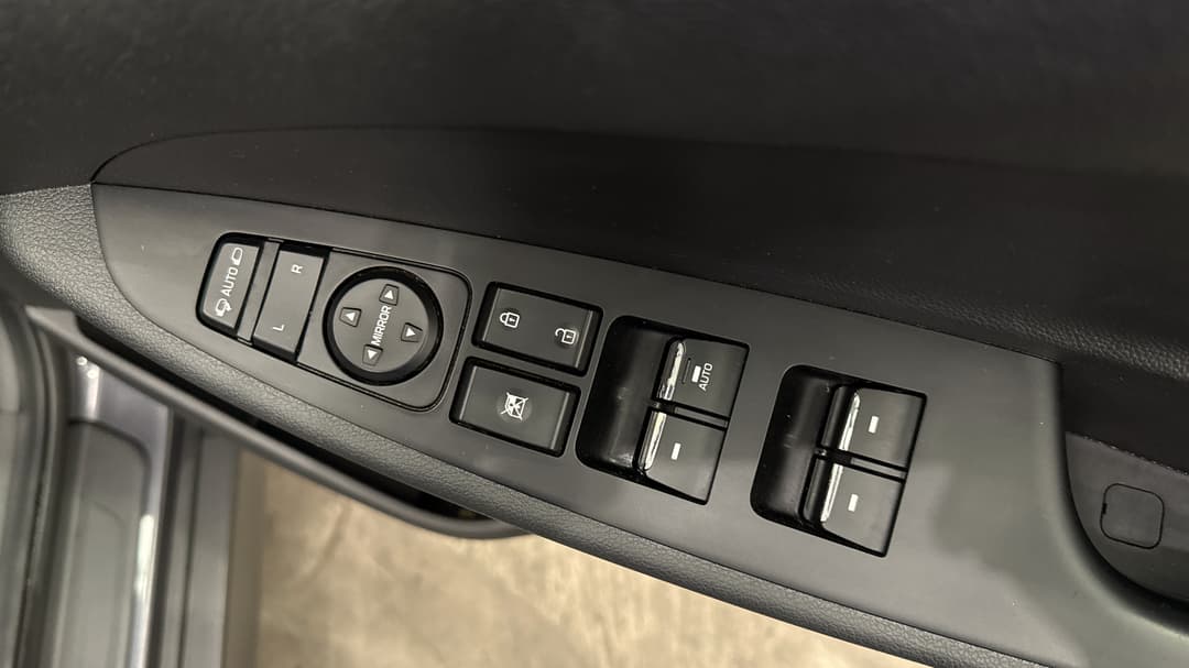 2015 Hyundai Tucson Highlander R-series (AWD), Automatic, 129392 km, Drivers Side Door Panel Controls