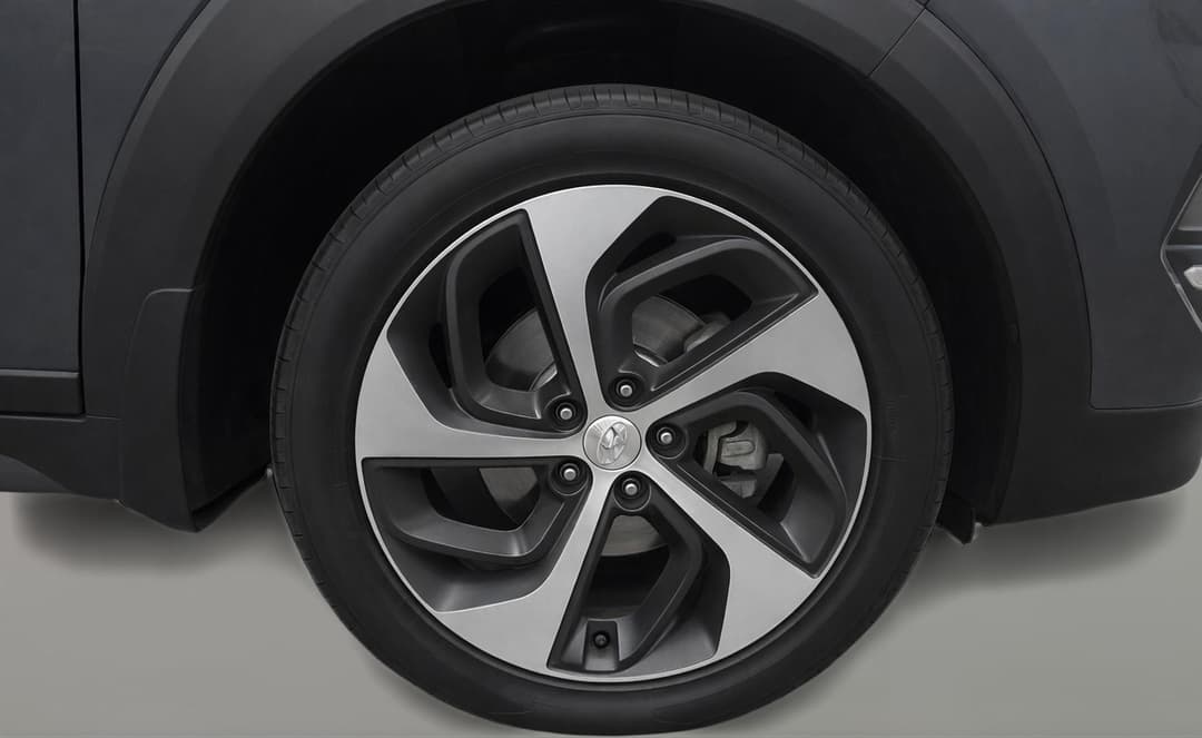2015 Hyundai Tucson Highlander R-series (AWD), Automatic, 129392 km, Right Front Wheel