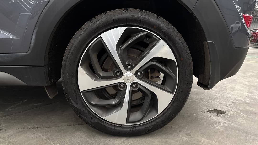 2015 Hyundai Tucson Highlander R-series (AWD), Automatic, 129392 km, Left Rear Wheel