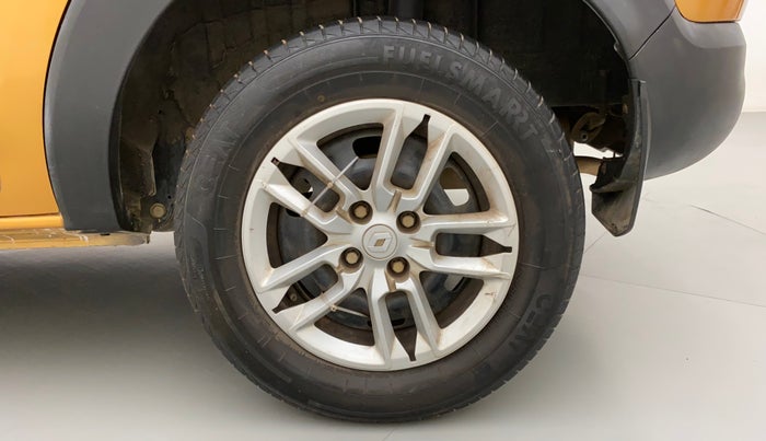 2020 Renault TRIBER RXT, Petrol, Manual, 35,186 km, Left Rear Wheel