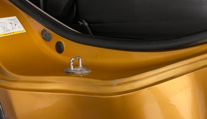 2020 Renault TRIBER RXT, Petrol, Manual, 35,186 km, Left C pillar - Minor scratches