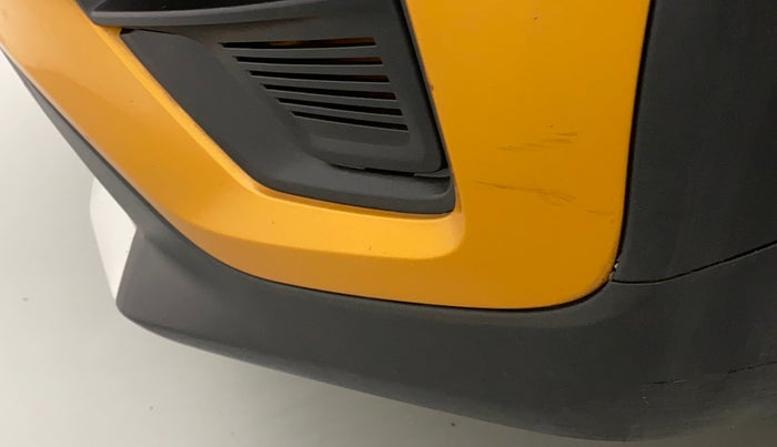 2020 Renault TRIBER RXT, Petrol, Manual, 35,186 km, Front bumper - Minor scratches