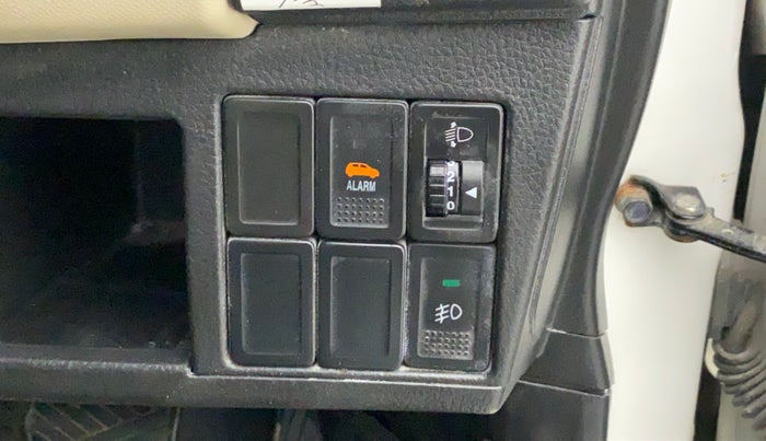 2018 Maruti Wagon R 1.0 VXI AMT, Petrol, Automatic, 33,011 km, Dashboard - Headlight height adjustment not working