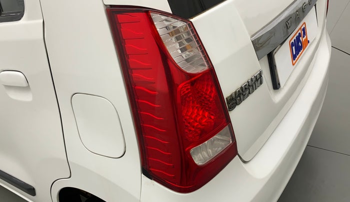 2018 Maruti Wagon R 1.0 VXI AMT, Petrol, Automatic, 33,011 km, Left tail light - Minor damage
