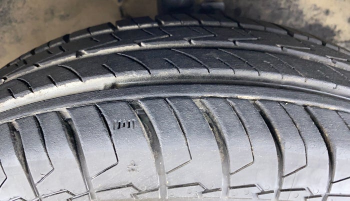 2015 Maruti Ritz VDI, Diesel, Manual, 60,623 km, Right Front Tyre Tread