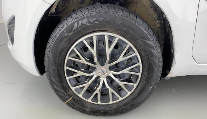 2015 Maruti Ritz VDI, Diesel, Manual, 60,623 km, Left Front Wheel