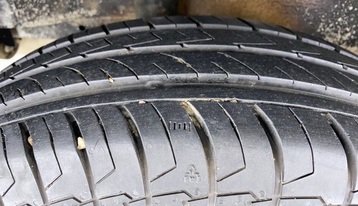 2015 Maruti Ritz VDI, Diesel, Manual, 60,623 km, Right Rear Tyre Tread