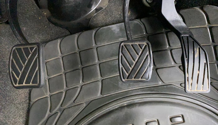 2015 Maruti Ritz VDI, Diesel, Manual, 60,623 km, Pedals