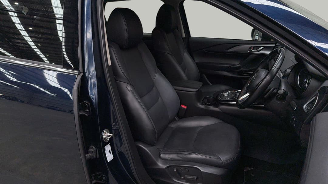 2022 Mazda CX-9 Touring (FWD), Automatic, 87186 km, Right Side Front Door Cabin View