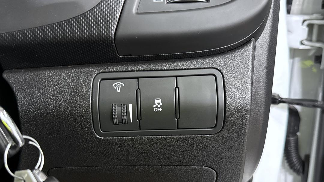 2018 Hyundai Accent Sport, Automatic, 80849 km, Utility Switches/Buttons