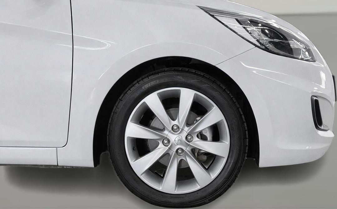 2018 Hyundai Accent Sport, Automatic, 80849 km, Right Front Wheel