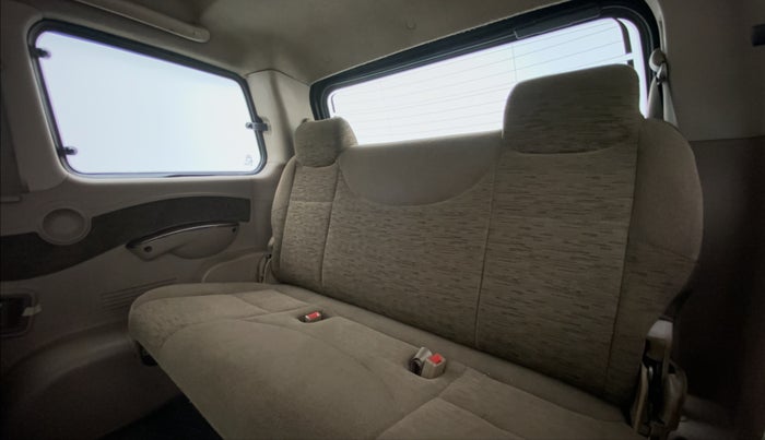 2012 Mahindra Xylo E8 ABS BS IV, Diesel, Manual, 1,00,163 km, Third Seat Row ( optional )