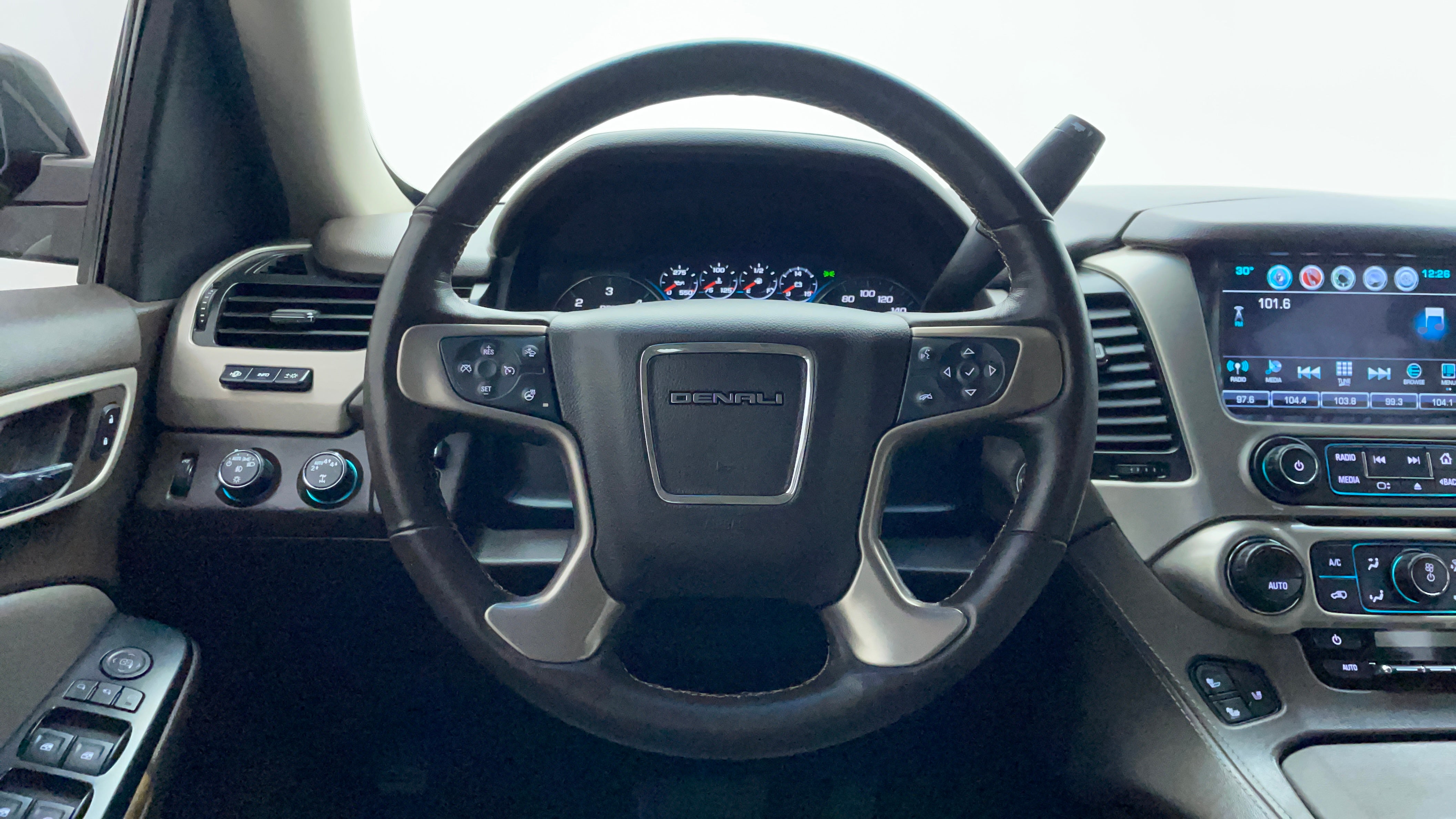 GMC Yukon-Steering Wheel Close-up