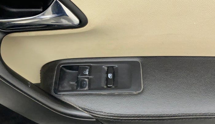2019 Skoda Rapid 1.6 MPI ACTIVE, Petrol, Manual, 78,080 km, Right front window switch / handle - Child Switch not working for windows