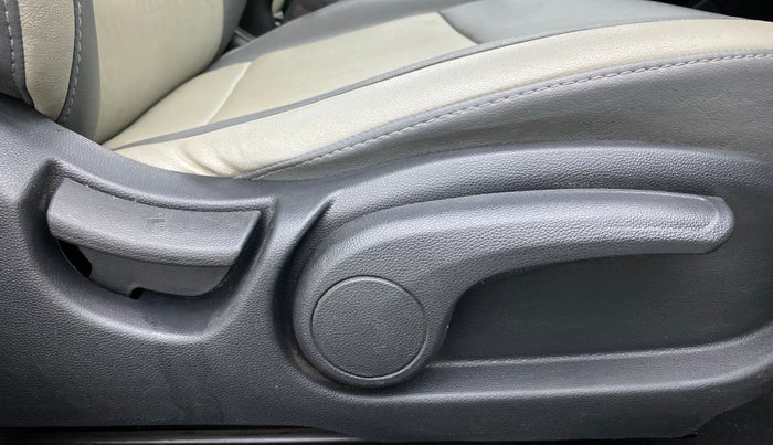 2017 Hyundai Elite i20 ASTA 1.2, Petrol, Manual, 94,578 km, Driver Side Adjustment Panel