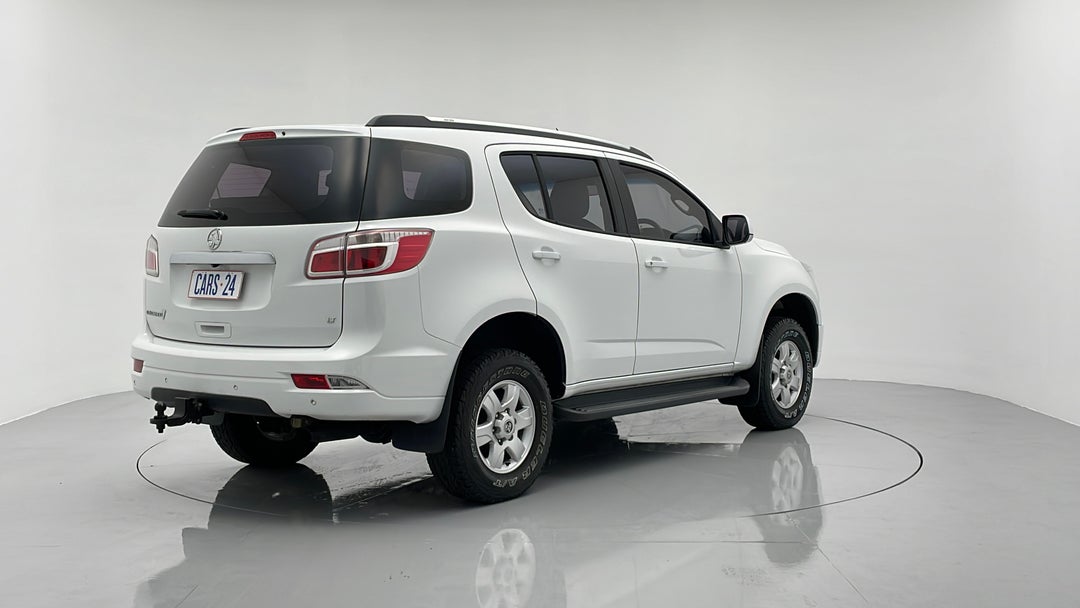 Right Back Diagonal (45- Degree) View