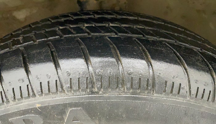 2018 Maruti Celerio ZXI, Petrol, Manual, 19,717 km, Left Front Tyre Tread