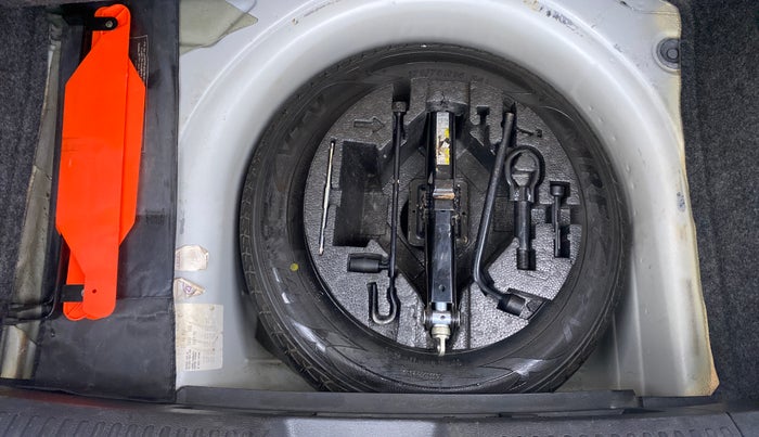 2016 Volkswagen Polo HIGHLINE1.5L DIESEL, Diesel, Manual, 75,179 km, Spare Tyre