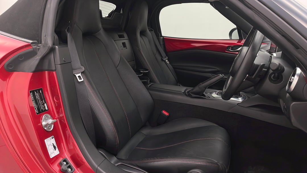 2016 Mazda MX-5 Roadster Gt, Automatic, 28685 km, Right Side Front Door Cabin View