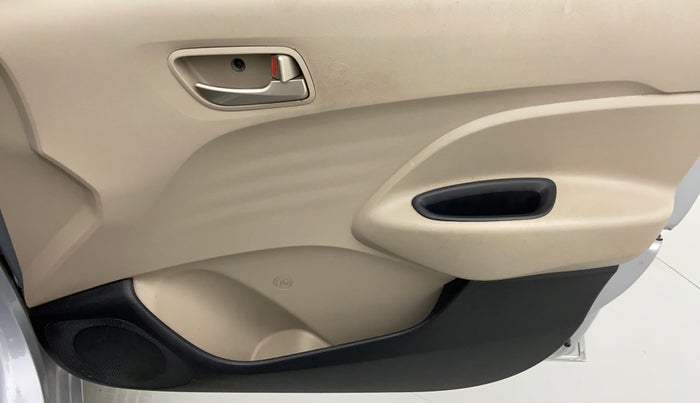 2018 Hyundai NEW SANTRO SPORTZ 1.1, Petrol, Manual, 25,958 km, Driver Side Door Panels Control