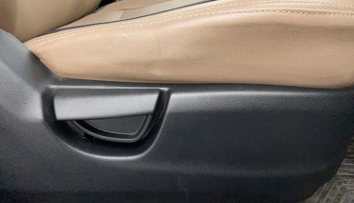 2018 Hyundai NEW SANTRO SPORTZ 1.1, Petrol, Manual, 25,958 km, Driver Side Adjustment Panel