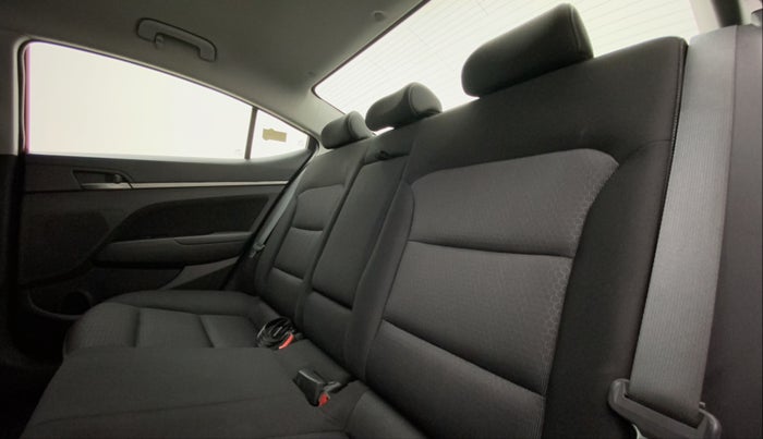 2017 Hyundai New Elantra 2.0 SX AT PETROL, Petrol, Automatic, 36,647 km, Right Side Rear Door Cabin