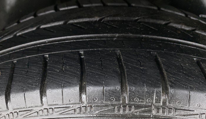 2020 Volkswagen Vento Highline 1.0 TSI MT, Petrol, Manual, 29,343 km, Right Rear Tyre Tread