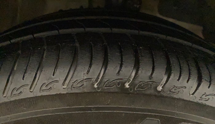 2017 Honda Amaze 1.2L I-VTEC E, Petrol, Manual, 55,312 km, Right Rear Tyre Tread