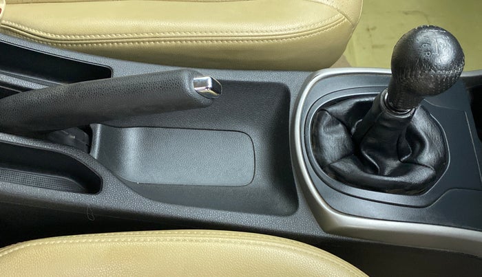 2017 Honda City ZX MT I-DTEC, Diesel, Manual, 60,848 km, Gear Lever