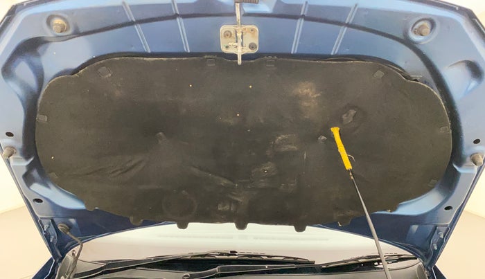 2016 Volkswagen Ameo HIGHLINE DSG 1.5 DIESEL , Diesel, Automatic, 61,334 km, Bonnet (hood) - Insulation cover has minor damage