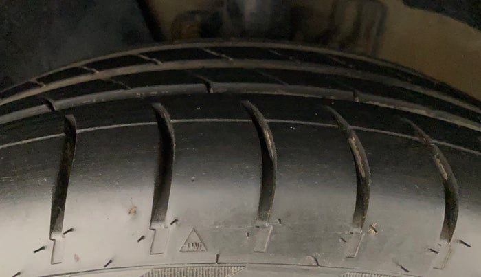 2016 Volkswagen Ameo HIGHLINE DSG 1.5 DIESEL , Diesel, Automatic, 61,334 km, Left Front Tyre Tread