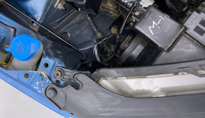 2017 Maruti IGNIS DELTA 1.2, Petrol, Manual, 32,408 km, Right headlight - Clamp has minor damage
