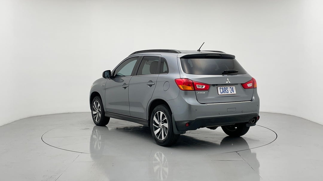 Left Back Diagonal (45- Degree) View