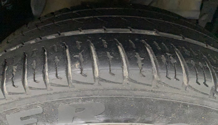 2017 Maruti Vitara Brezza LDI OPT, Diesel, Manual, 65,163 km, Right Front Tyre Tread