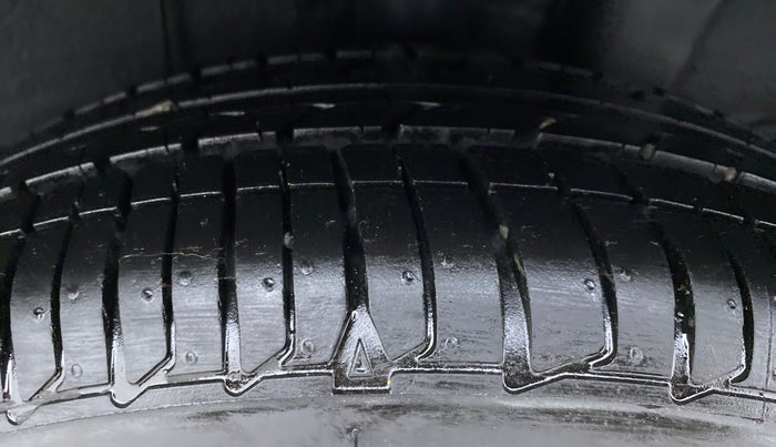 2014 Hyundai Xcent SX 1.2 OPT, Petrol, Manual, 19,361 km, Left Rear Tyre Tread