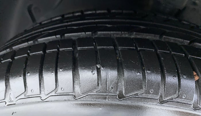 2014 Hyundai Xcent SX 1.2 OPT, Petrol, Manual, 19,361 km, Left Front Tyre Tread