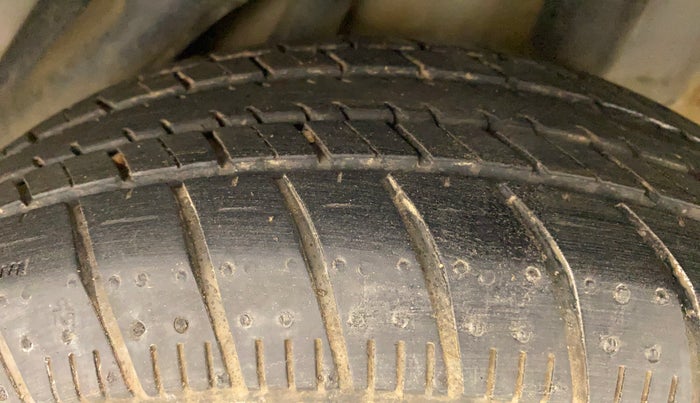2014 Honda Amaze 1.2L I-VTEC E, Petrol, Manual, 63,238 km, Left Rear Tyre Tread