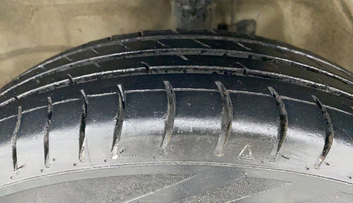 2018 Maruti Wagon R 1.0 LXI CNG, CNG, Manual, 82,731 km, Left Front Tyre Tread