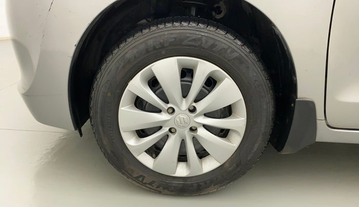 2015 Maruti Baleno DELTA PETROL 1.2, Petrol, Manual, 5,695 km, Left front tyre - Minor crack