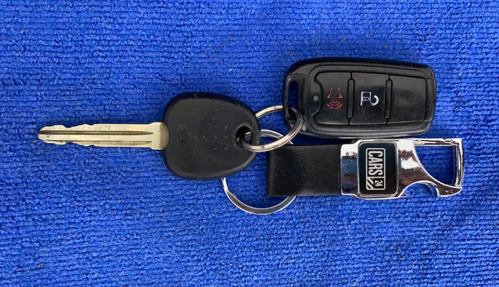 2014 Hyundai i10 MAGNA 1.1, Petrol, Manual, 27,048 km, Key Close Up
