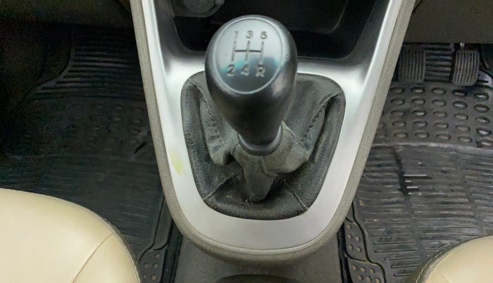 2014 Hyundai i10 MAGNA 1.1, Petrol, Manual, 27,048 km, Gear lever - Boot cover slightly torn