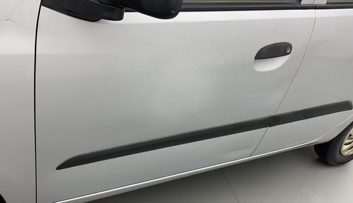 2014 Hyundai i10 MAGNA 1.1, Petrol, Manual, 27,048 km, Front passenger door - Minor scratches