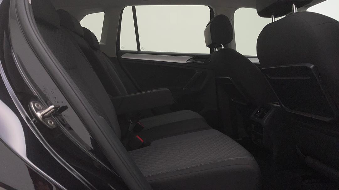 2017 Volkswagen Tiguan 132 Tsi Comfortline, Automatic, 106120 km, Right Side Rear Door Cabin View